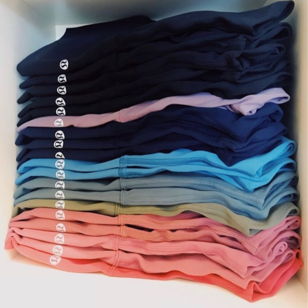 ISO ANY LULULEMON ITEMS FOR CHEAP!